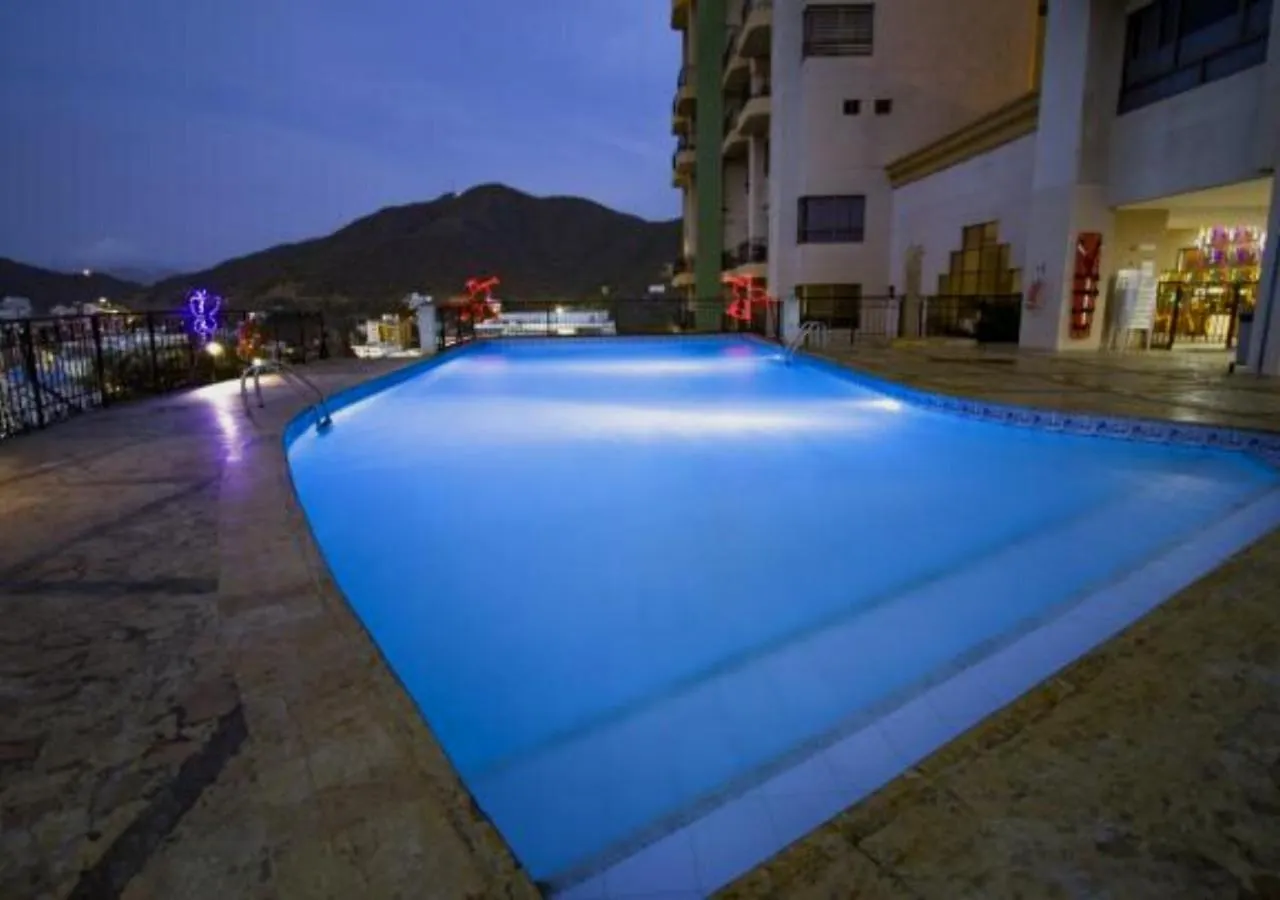 Apartamento Familiar Con Piscina En Gaira Santa Marta